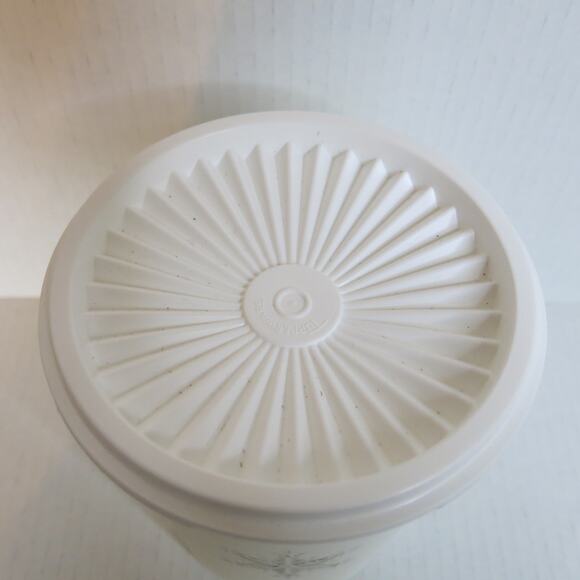 VINTAGE TUPPERWARE Snowflake Canister Press Sunburst Lid White Silver 811-13 - Picture 3 of 6